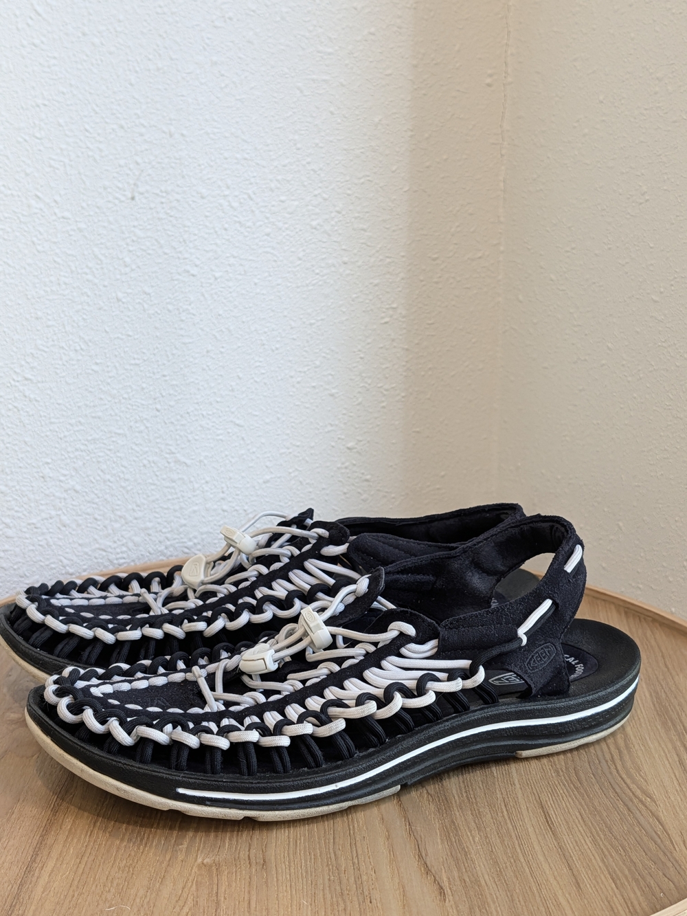 KEEN Uneek Woven Cord Sandals Black & White US 8.5